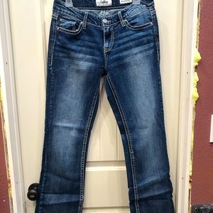 Super cute Daytrip brand Jeans bootcut size 27 Long